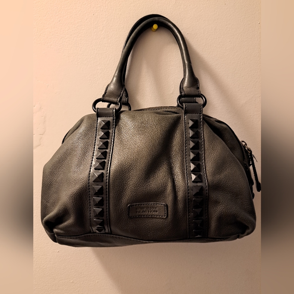 🚨SOLD🚨Kenneth Cole Reaction, Women's, Handbag, EXCELLENT CONDITION  Color Gray